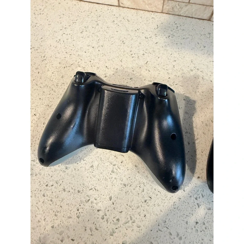 Microsoft Xbox Game Controller Lot 4 White and Black